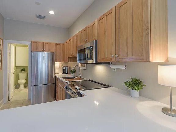 2nd image of 806 Florida St APT 5