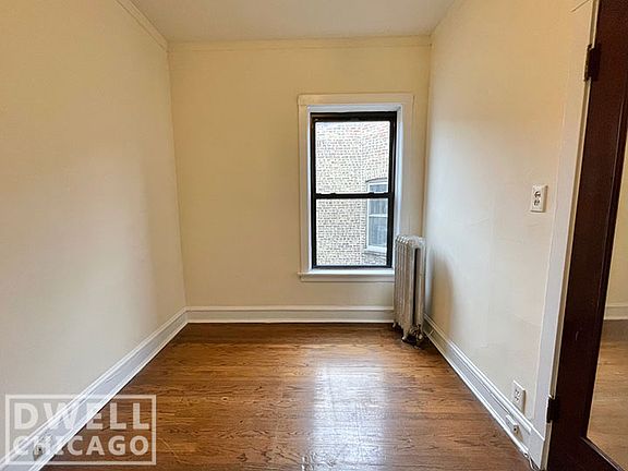4th image of 2414 N Sawyer Ave #2E