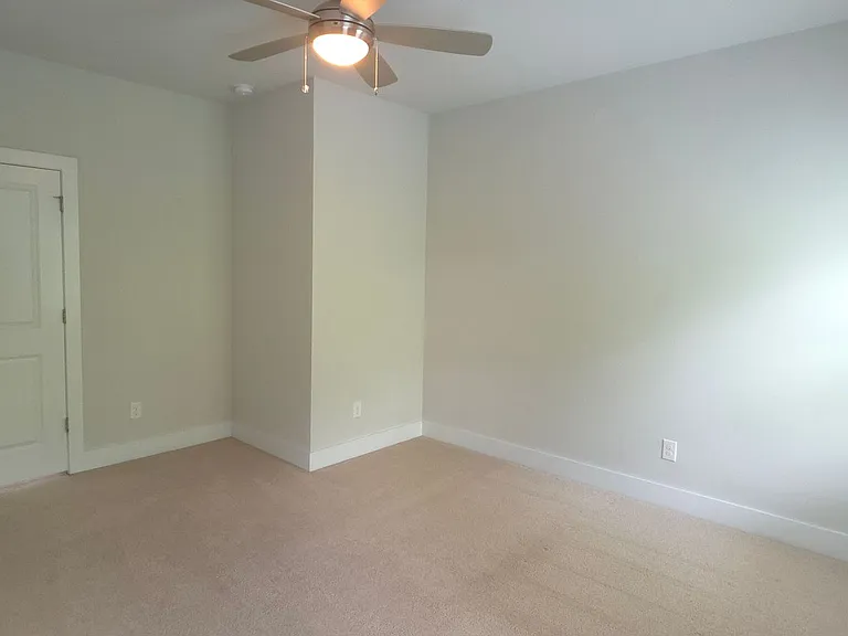 3801 Oxford Cir — Photo 6