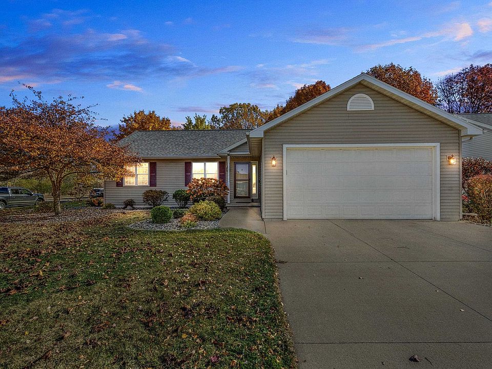 1st image of 2500 Bishops Ln