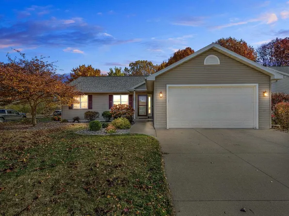 2500 Bishops Ln, Neenah, WI 54956