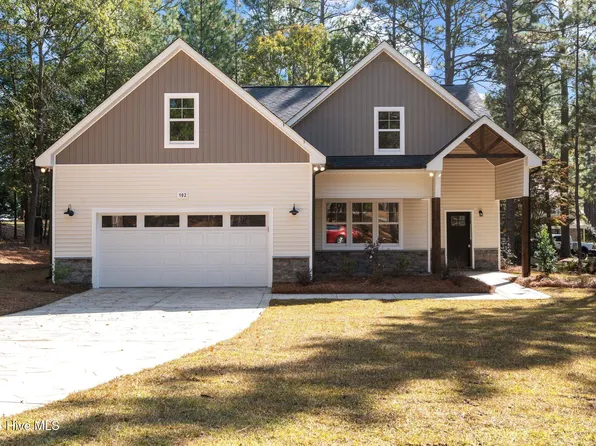 102 Dartmoor Lane, Seven Lakes, NC 27376