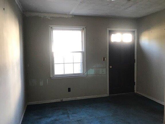3rd image of 214 E 4th St