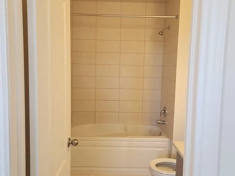 172 Bloomfield Cres — Photo 16