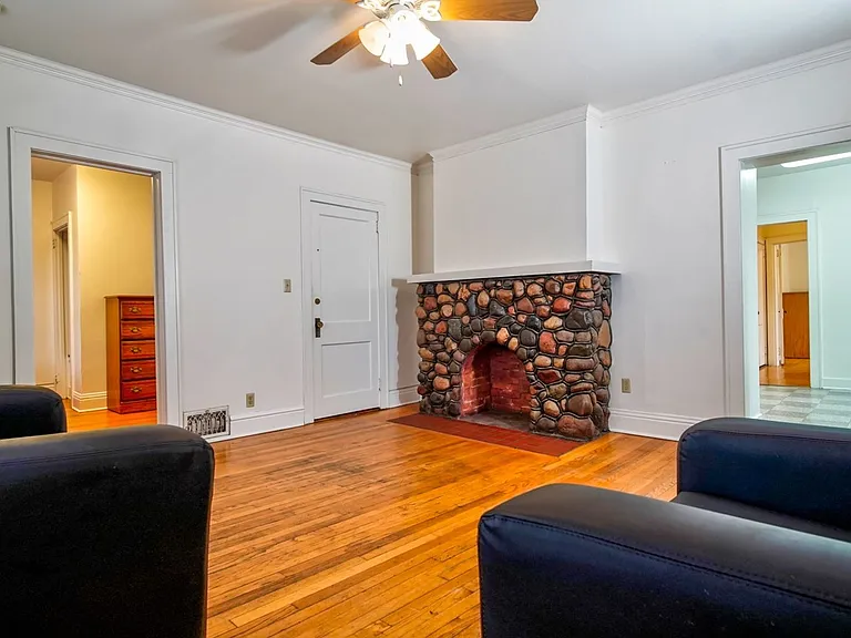212-214 N Blount St — Photo 10