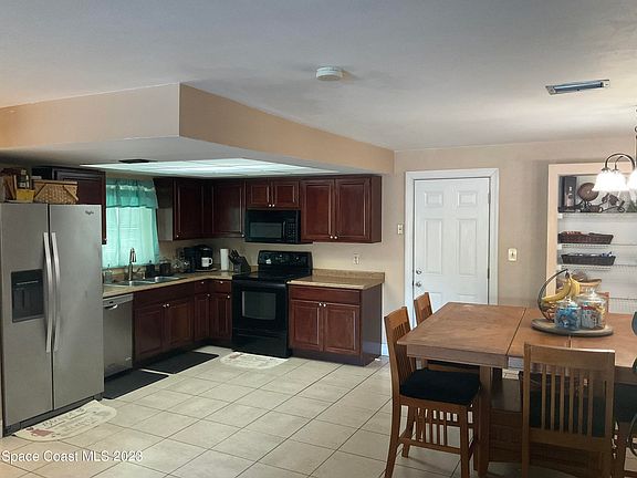 4th image of 1421 Ferrier Dr