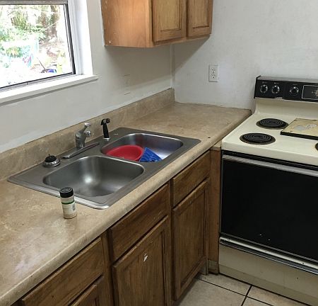 5th image of 539 School St