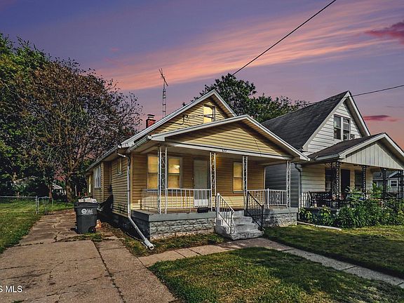 3rd image of 630 Marmion Ave