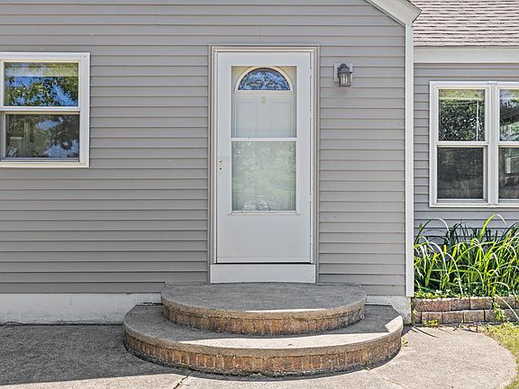 4th image of 5806 Lake Michigan Dr