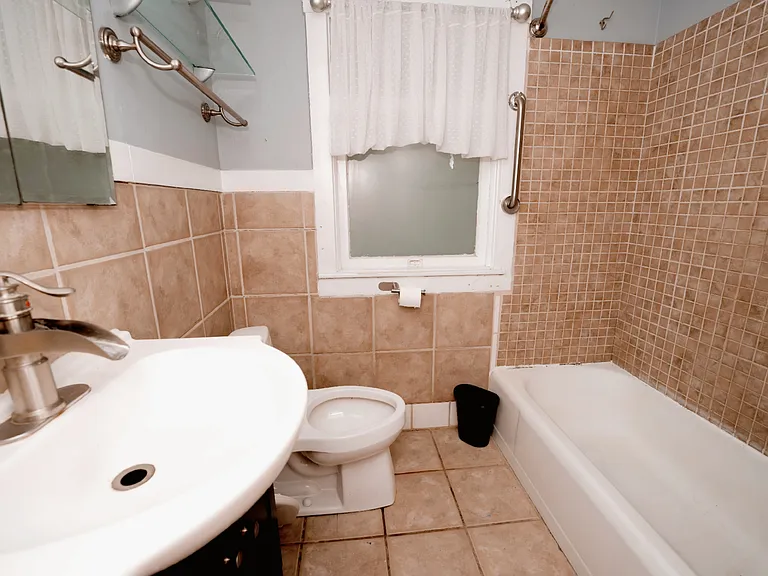 1609 Poinsettia Ave — Photo 11