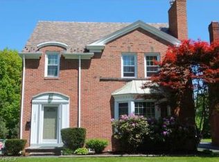 16293 Glynn Rd, Cleveland Heights, OH 44112