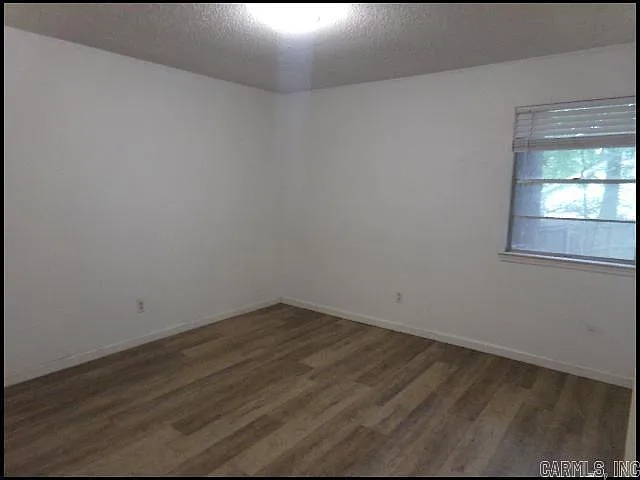 711 Mimi Ln — Photo 9