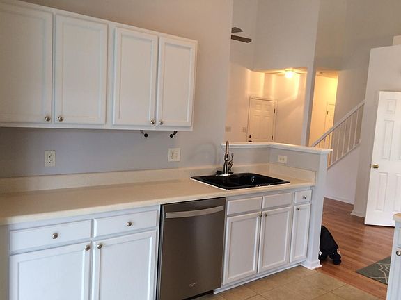 3rd image of 511 Holmes Blvd