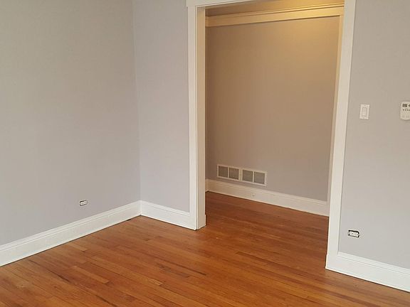 5th image of 3518 W Ainslie St
