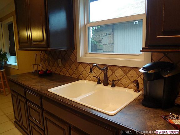 5th image of 1381 E 139th St