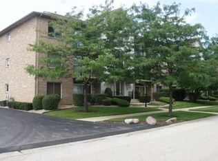 9428 S 77th Ct #3D, Hickory Hills, IL 60457