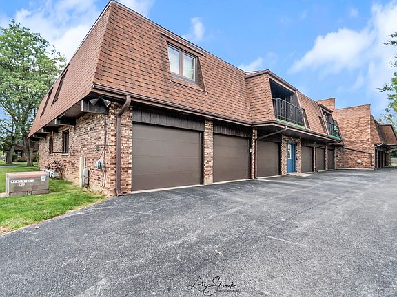 3rd image of 10637 S Brooklodge Ln #2-1B2