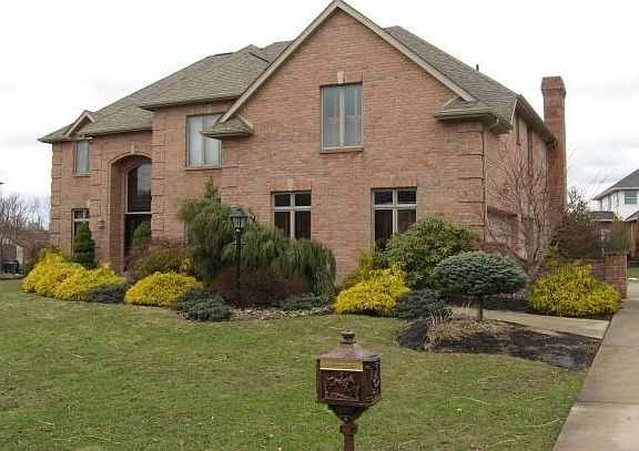 2nd image of 9841 Fox Chase Dr