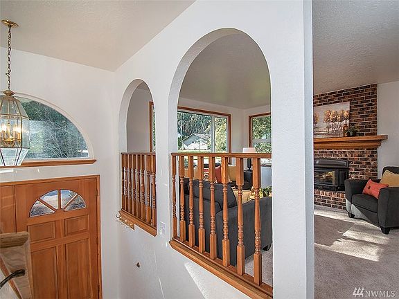 2nd image of 17604 NE 160th St