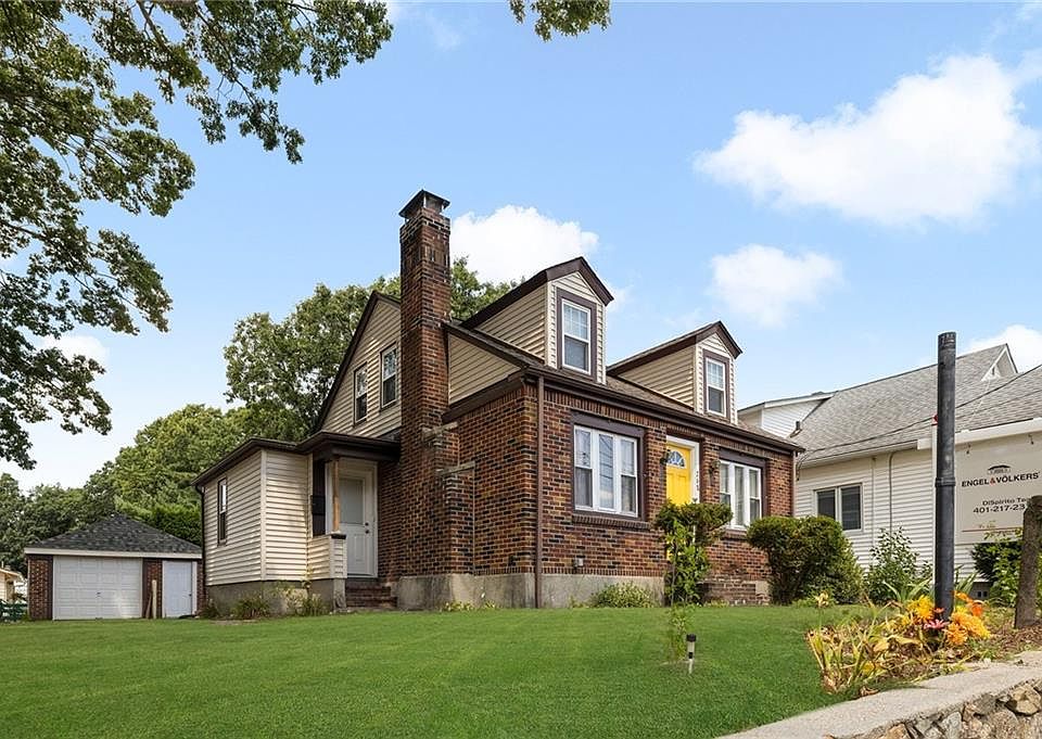 268 Morin St, Woonsocket, RI 02895 Zillow