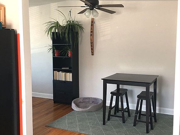 3rd image of 7021 Crease Ln