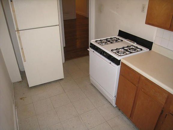 5th image of 3119 32nd St APT 4