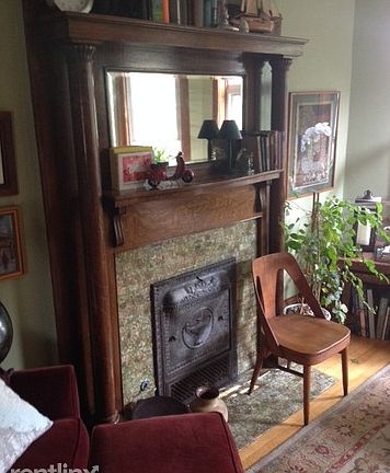 3rd image of 858 N Wolcott Ave