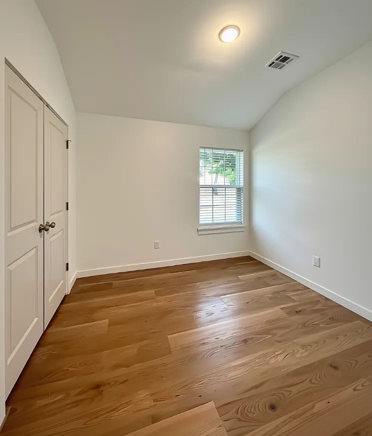 3 bed, 1150 sqft, $1,330 — Photo 3