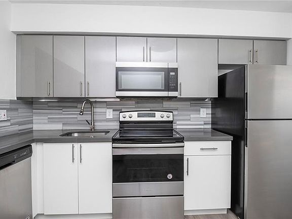 5th image of 11420 NW 43rd St