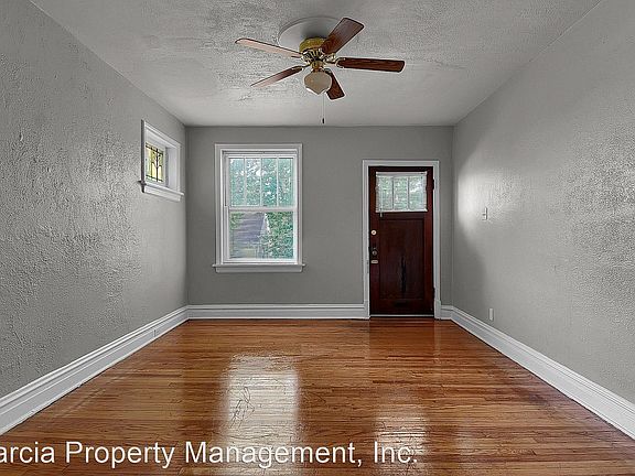 4th image of 3325 Lawn Ave #1F