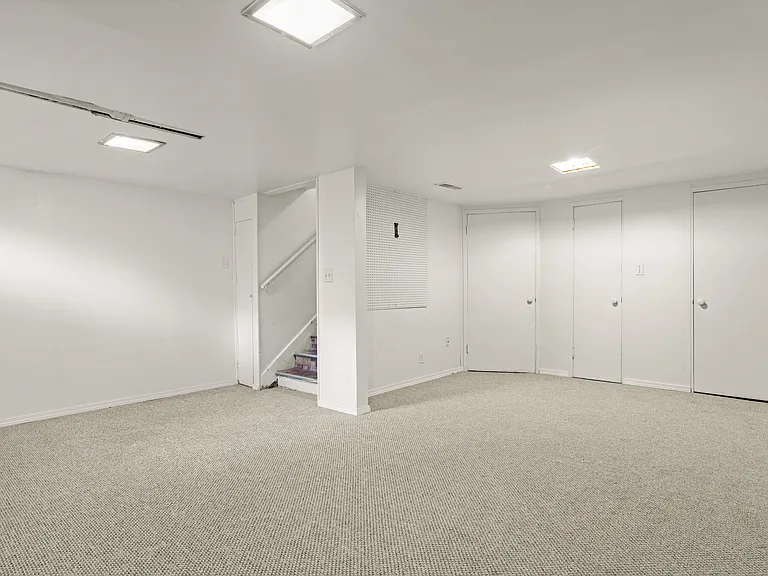 644 Avenue F — Photo 30