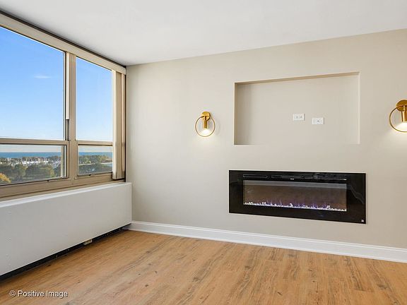 5th image of 3950 N Lake Shore Dr APT 1424