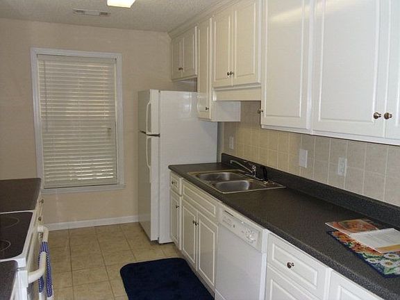 5th image of 115 Champion Pine Ln