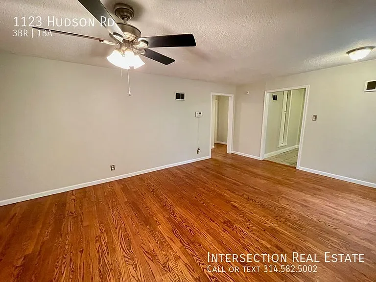 1123 Hudson Rd — Photo 4