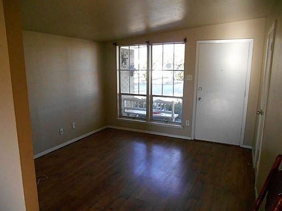 4th image of 410 Carver St