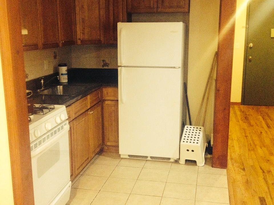 2nd image of 448 Throop Ave