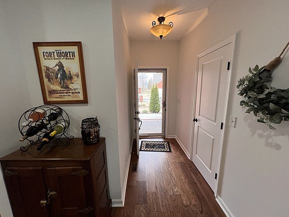 2nd image of 277 Chase Cir