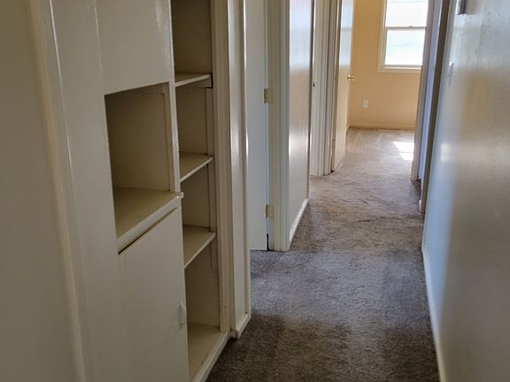 5th image of 1118 W Farr Ave