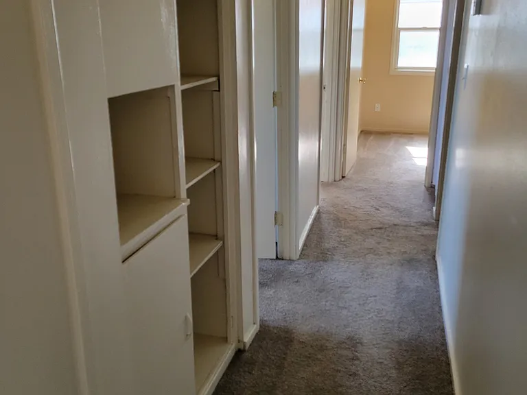 1118 W Farr Ave — Photo 5
