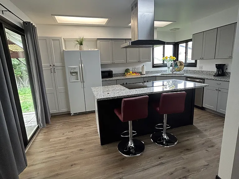 Rainbow Cir — Photo 2