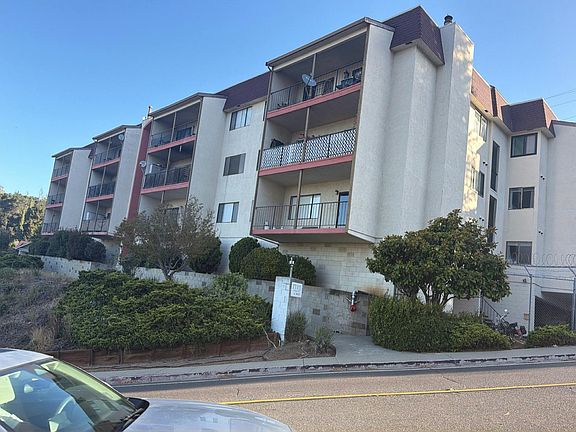 3rd image of 2500 Miramar Ave APT 205