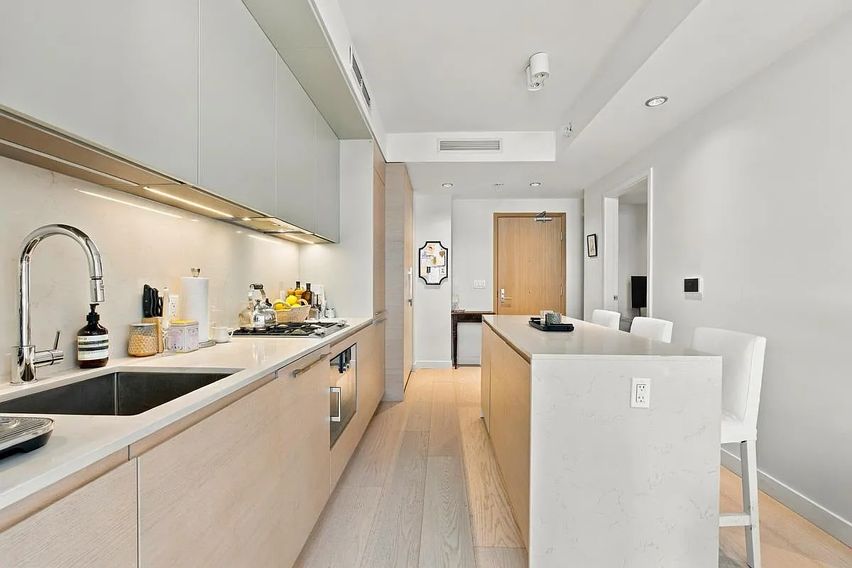 1 bed, 558 sqft, $3,000 — Photo 2