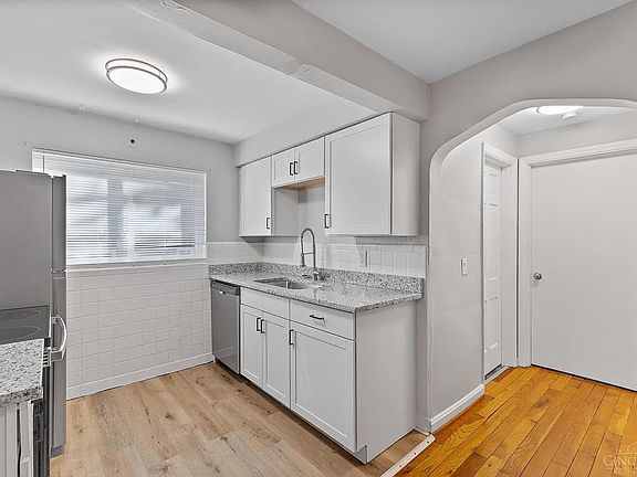 5th image of 6317 Girard Ave #1