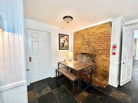 5th image of 701 Caroline St #2