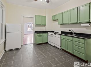 2067 N Hoyne Ave #1, Chicago, IL 60647