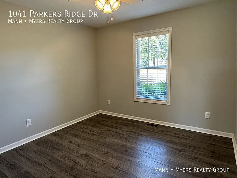1041 Parkers Ridge Dr — Photo 12