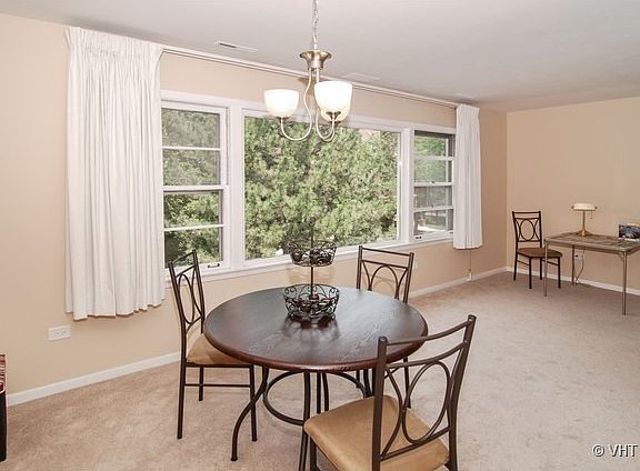 4th image of 949 Pleasant St APT 3A