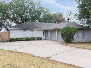 2114 Crestwood Dr, Richmond, TX 77469