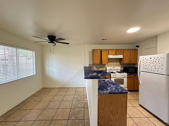 4th image of 2524 Adelante Ave Unit 101
