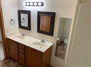 502 Commander Ct, Fort Atkinson, WI 53538